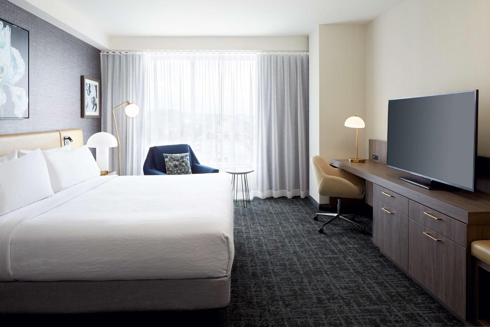 Premium King Room,1551403294:JPEG